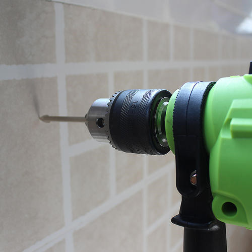 瓷砖墙面打孔注意事项(瓷砖墙面打孔用什么工具) 瓷砖墙面打孔注意事项(瓷砖墙面打孔用什么工具)