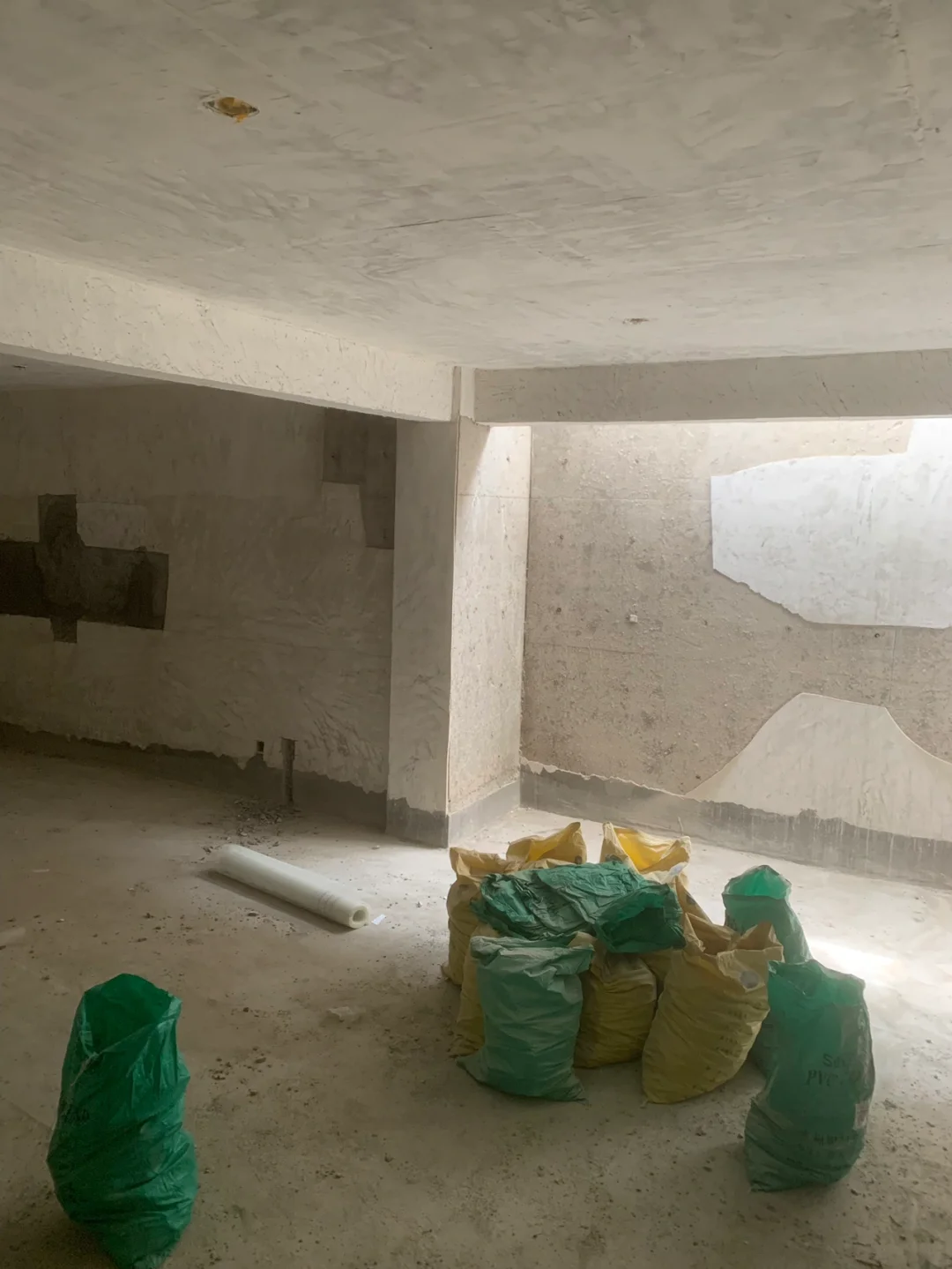 墙面空鼓是喷浆的责任吗(墙面空鼓会造成墙漆开裂吗) 墙面空鼓是喷浆的责任吗(墙面空鼓会造成墙漆开裂吗)