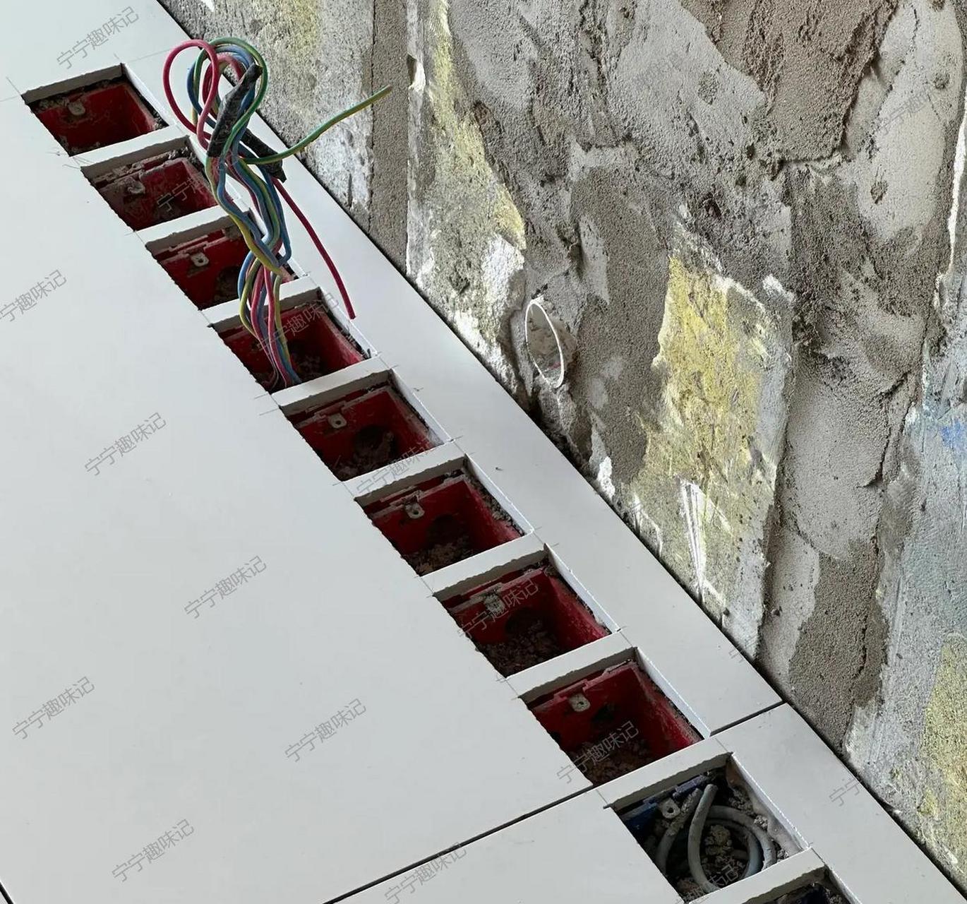 墙上打孔瓷砖不裂开技巧图解(在墙砖上打孔怎么打墙砖才不会破)