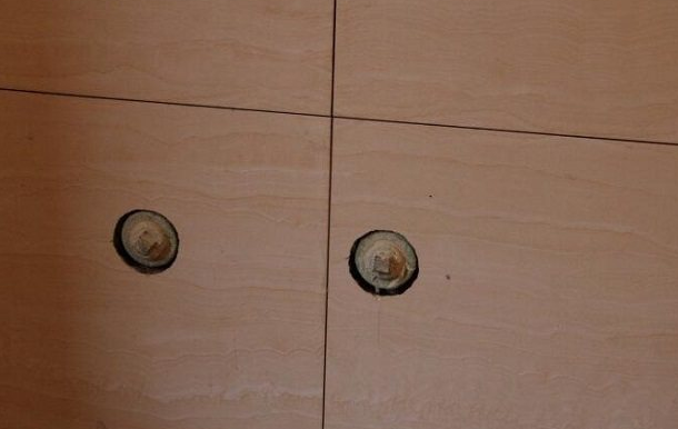 瓷砖打的孔怎么补上好看(瓷砖打的孔怎么补上好看图片)