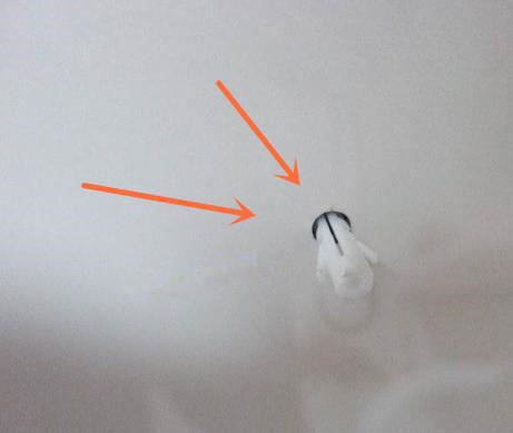 墙砖打孔会裂吗图片(墙砖打孔后的地方怎么修补)