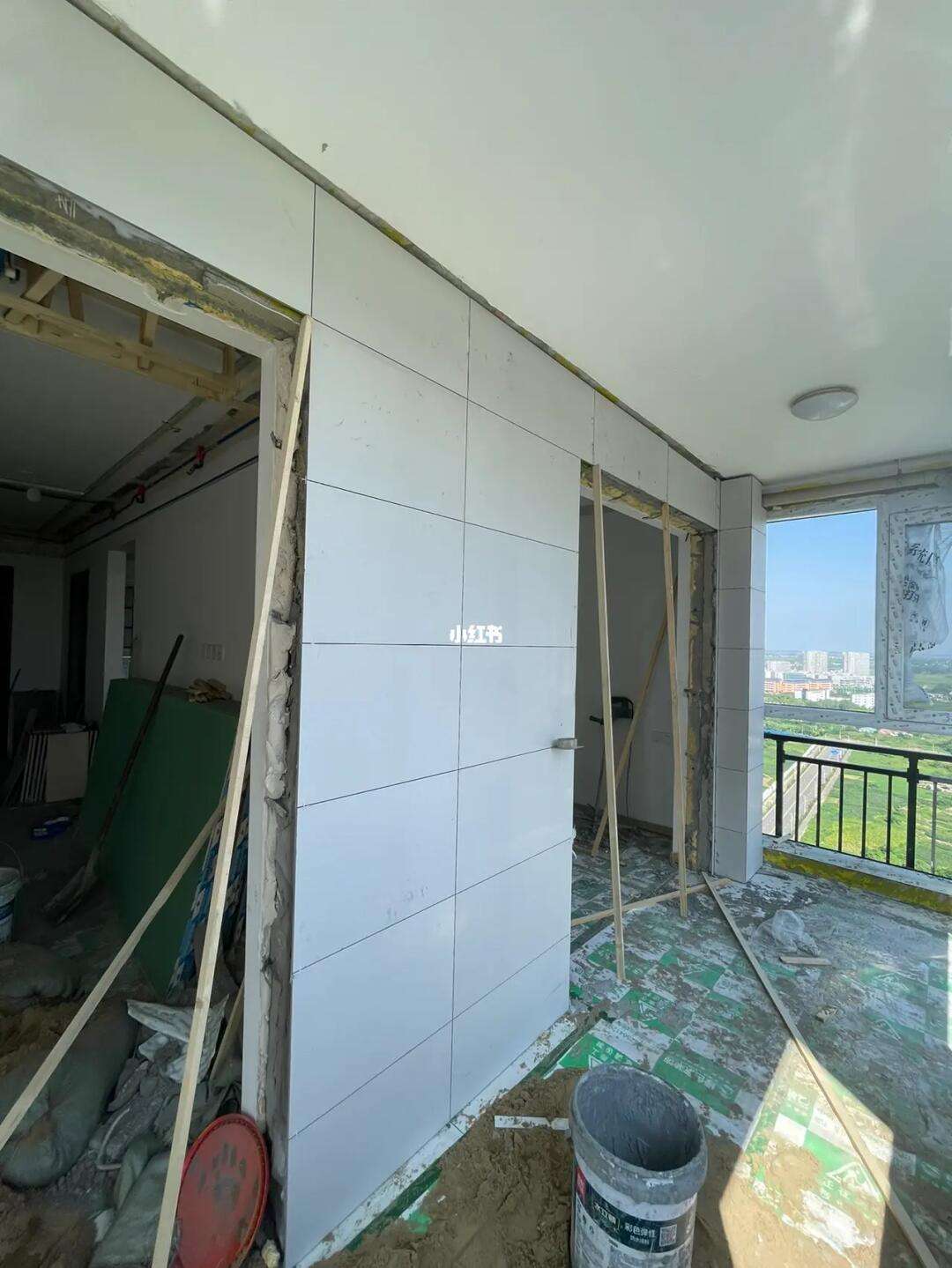 阳台墙砖空了怎么办(阳台墙砖空了一定会掉下来么) 阳台墙砖空了怎么办(阳台墙砖空了一定会掉下来么)