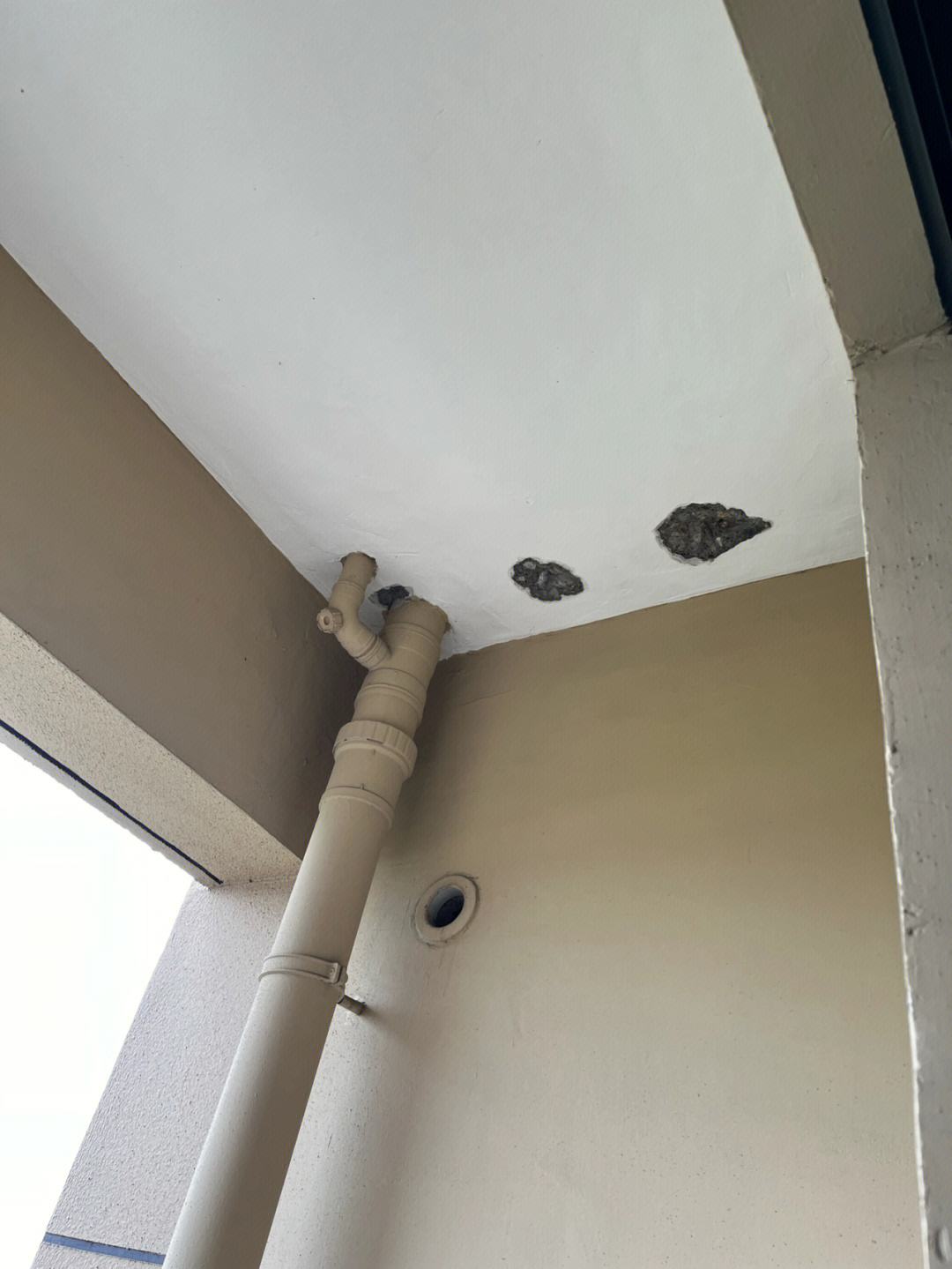 墙砖打了洞怎么填补好看图片(墙砖打了洞怎么填补好看图片大全)