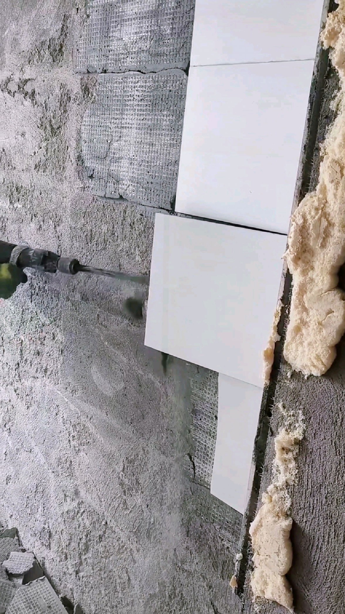 厨房墙砖空鼓怎么处理掉(厨房墙砖有空鼓时间久了会不会掉)