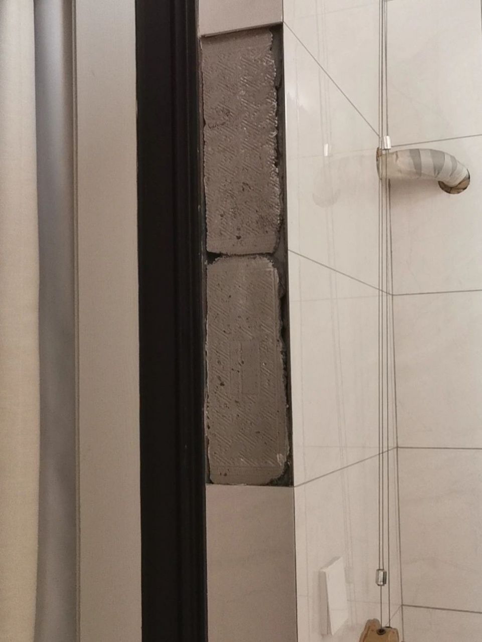 墙砖烂了怎么补救方法视频(墙面瓷砖烂了用什么可以修饰) 墙砖烂了怎么补救方法视频(墙面瓷砖烂了用什么可以修饰)