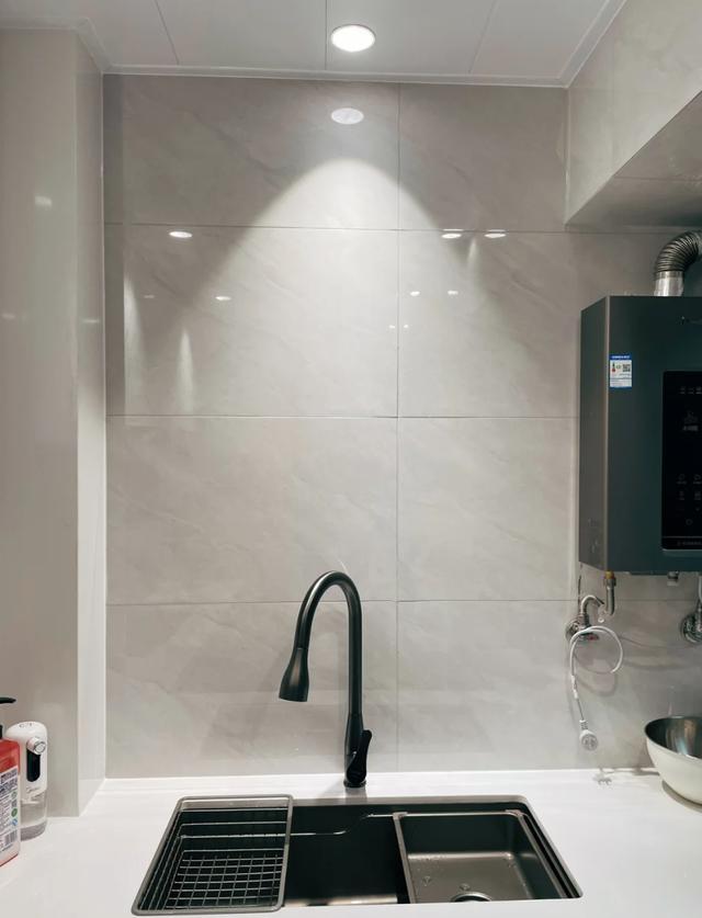 新房装修厨房墙砖空鼓标准(厨房墙砖有空鼓时间久了会不会掉) 新房装修厨房墙砖空鼓标准(厨房墙砖有空鼓时间久了会不会掉)